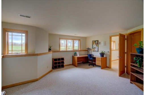 4555 Smith Road, DeForest, WI 53532-2039