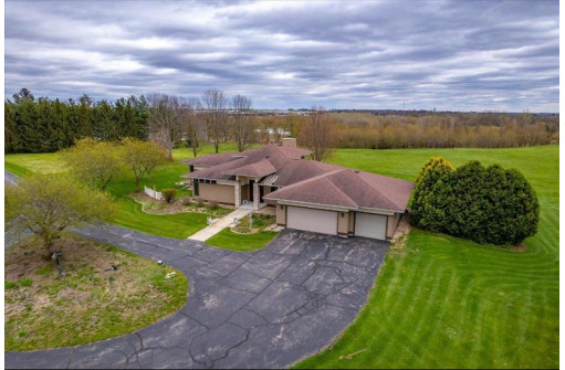 4555 Smith Road, DeForest, WI 53532-2039