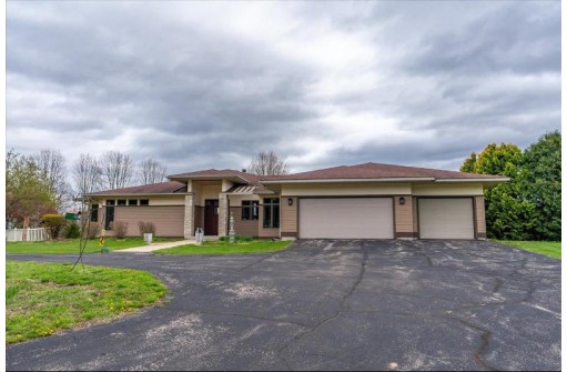 4555 Smith Road, DeForest, WI 53532-2039