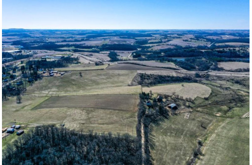 162.28 AC E Lake Road, Mineral Point, WI 53565