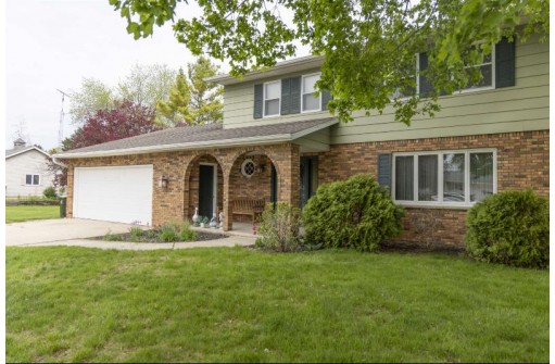 466 Neevel Avenue, Waupun, WI 53963-1113