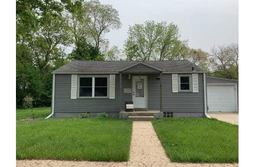 1315 Gartland Avenue, Janesville, WI 53548