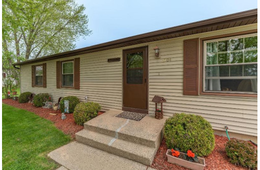 1204 Lincoln Avenue, Baraboo, WI 53913