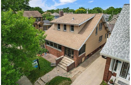 2002 Yahara Place, Madison, WI 53704