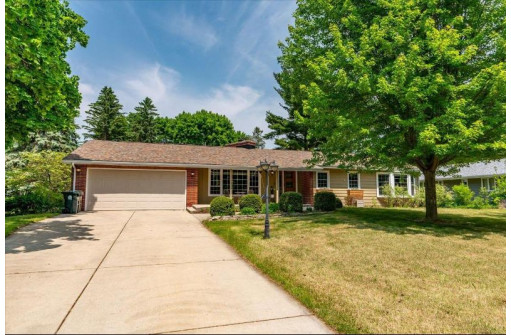 3302 Kingston Drive, Madison, WI 53713