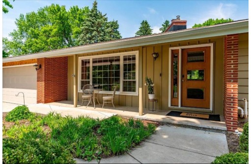 3302 Kingston Drive, Madison, WI 53713