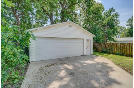 2741 Hermina Street, Madison, WI 53704