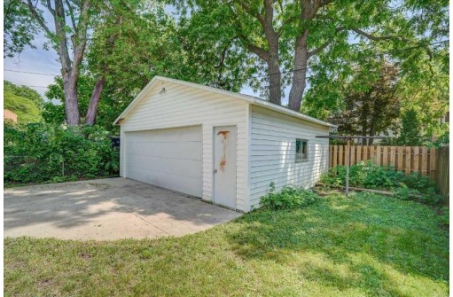 2741 Hermina Street, Madison, WI 53704