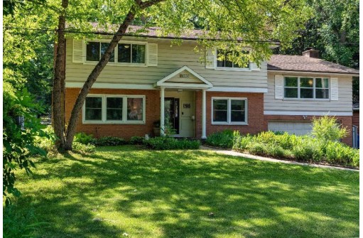 4930 Arrowhead Drive, Monona, WI 53716