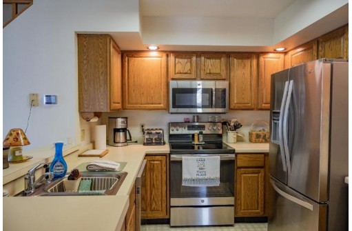 N7820 Lakeview Court 8, New Lisbon, WI 53950