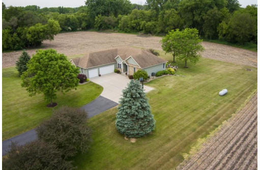 743 Lake Kegonsa Road, Stoughton, WI 53589