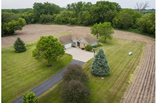 743 Lake Kegonsa Road, Stoughton, WI 53589