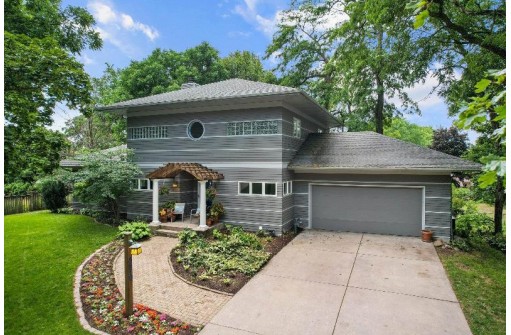 5510 Greenleaf Drive, Madison, WI 53713