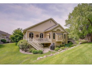 5006 Prairie Rose Court Middleton, WI 53562