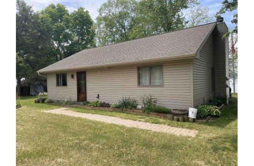 3867 Ames Lane, Potosi, WI 53820