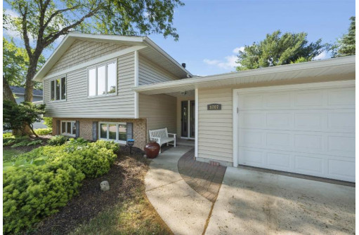 5707 Modernaire Street, Fitchburg, WI 53711