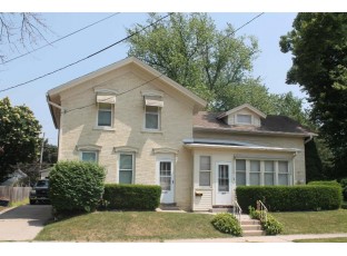 207 N 10th Street Watertown, WI 53094