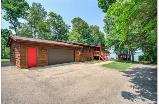 W6220 N Lakeview Drive, Markesan, WI 53946