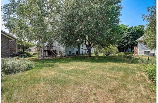 707 Forest Glen Circle, Prairie Du Sac, WI 53578-1077