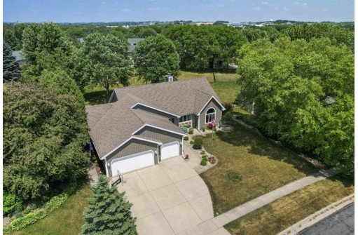 1914 Manchester Crossing, Waunakee, WI 53597