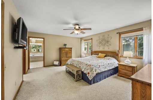 1914 Manchester Crossing, Waunakee, WI 53597