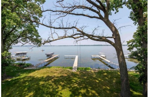 4413 Winnequah Road, Monona, WI 53716