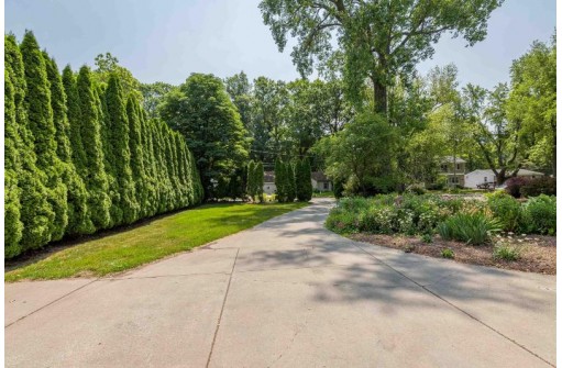 4413 Winnequah Road, Monona, WI 53716