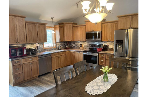 1186 St Albert The Great Drive, Sun Prairie, WI 53590