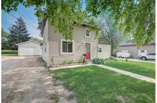 922 W Fulton Street, Edgerton, WI 53534