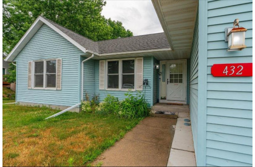 432 W Seward Street, Poynette, WI 53955