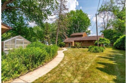 3411 Stoney Crest Road, McFarland, WI 53558