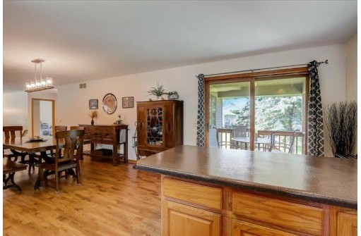 612 Lexington Drive, Waunakee, WI 53597