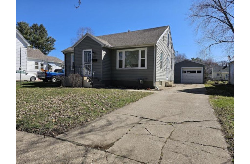 542 N Pine Street, Janesville, WI 53548