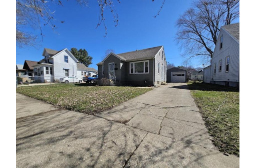 542 N Pine Street, Janesville, WI 53548