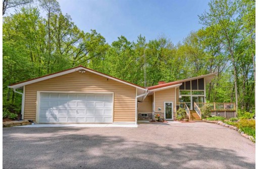 W10673 Cascade Mountain Road, Portage, WI 53901