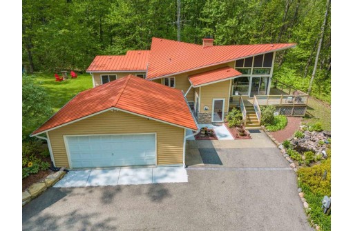 W10673 Cascade Mountain Road, Portage, WI 53901