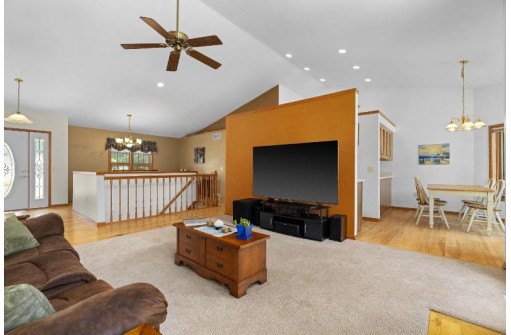 2692 Sylver Ridge Lane, Sun Prairie, WI 53590