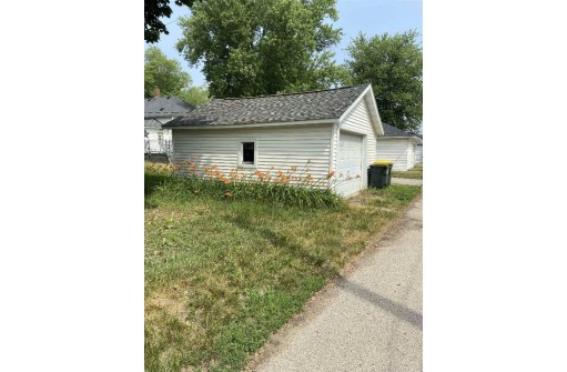 134 S Michigan Street, Prairie Du Chien, WI 53821