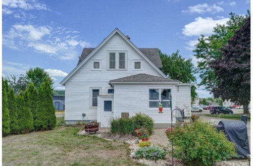 469 1st Street, Prairie Du Sac, WI 53578