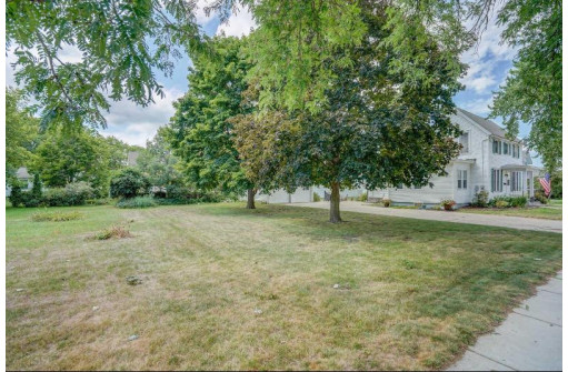 469 1st Street, Prairie Du Sac, WI 53578