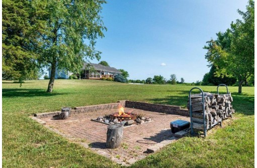 4531 Penny Lane, Dodgeville, WI 53533