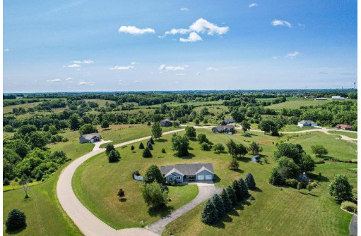 4531 Penny Lane, Dodgeville, WI 53533