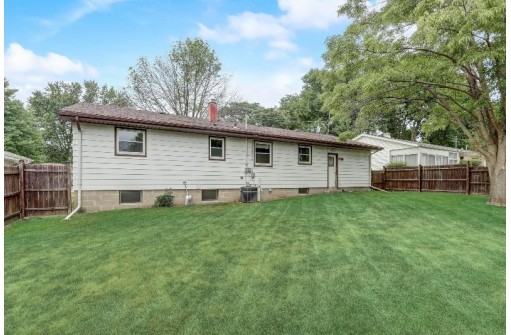 1213 E Circle Drive, Beaver Dam, WI 53916