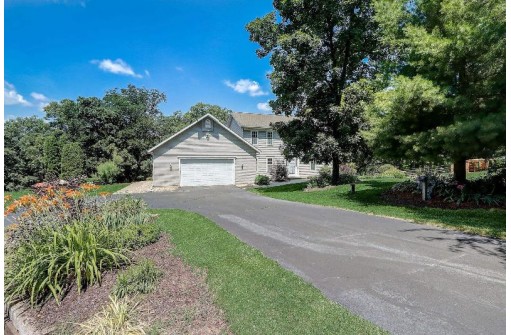 4909 Scherbel Road, Black Earth, WI 53515