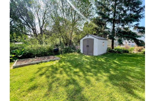 127 E Burnett Street, Beaver Dam, WI 53916