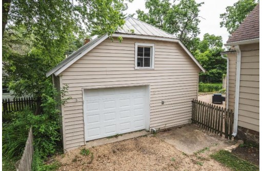 736 Ridge Street, Baraboo, WI 53913