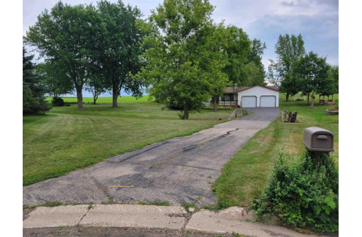 905 Valley View Drive, Lancaster, WI 53813