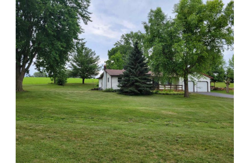 905 Valley View Drive, Lancaster, WI 53813