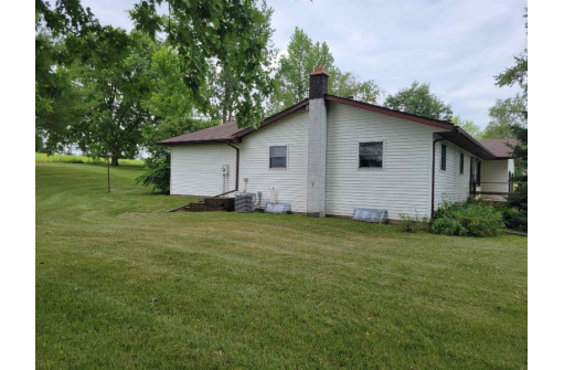 905 Valley View Drive, Lancaster, WI 53813