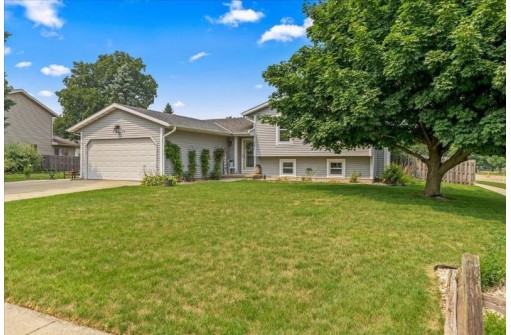 381 Cherry Wood Drive, Oregon, WI 53575